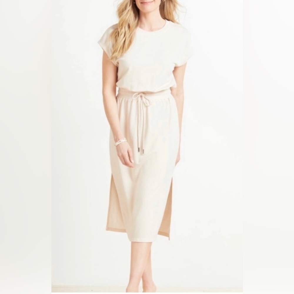 Evereve Cream Midi Dress